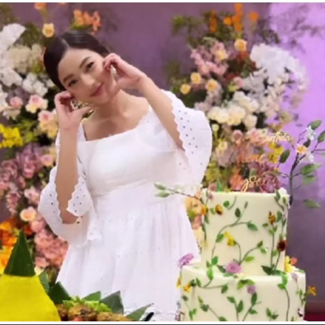 9 Momen ulang tahun Glenca Chysara, dirayakan bersamaan syukuran rumah baru