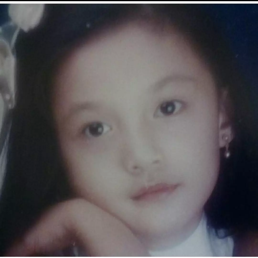 Gadis imut di cover album anak-anak ini gedenya tenar jadi pesinetron, kini pilih fokus jadi IRT