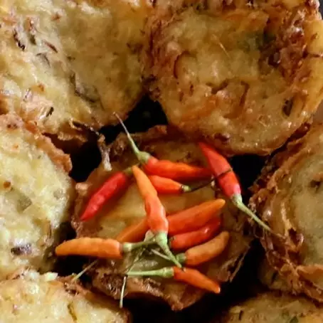 Tanpa tepung beras, ini trik bikin bakwan sayur mangkuk tebal, tetap renyah, dan gurih tahan lama