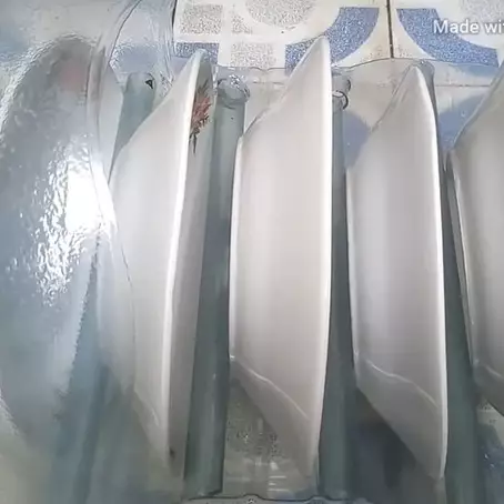 Tak perlu beli baru, trik bikin rak pengering piring dari galon bekas ini murah dan kreatif