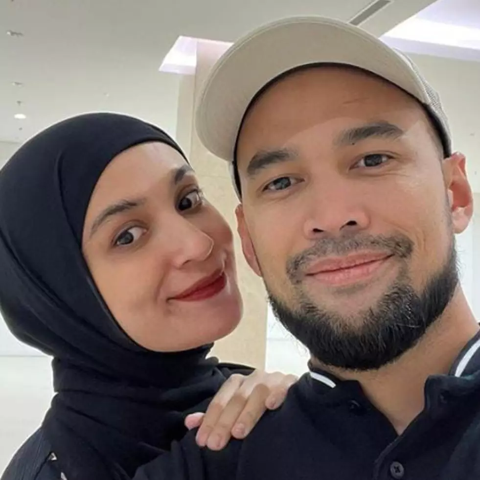 10 Seleb ini jajal filter menua bareng pasangan, reaksi Adi Nugroho dan Donita bikin ngakak