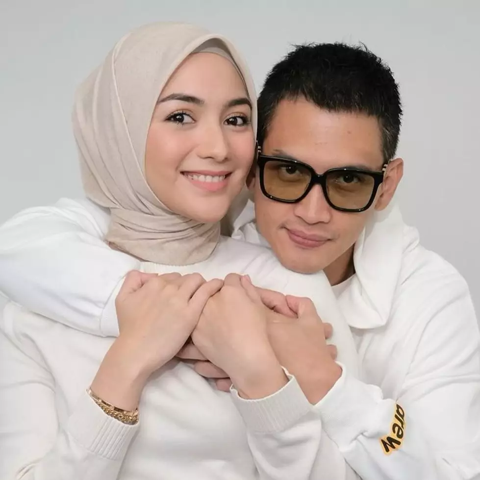 Panggilan sayang 11 seleb ke suami ini unik, Syahnaz Sadiqah ke Jeje jadi sorotan