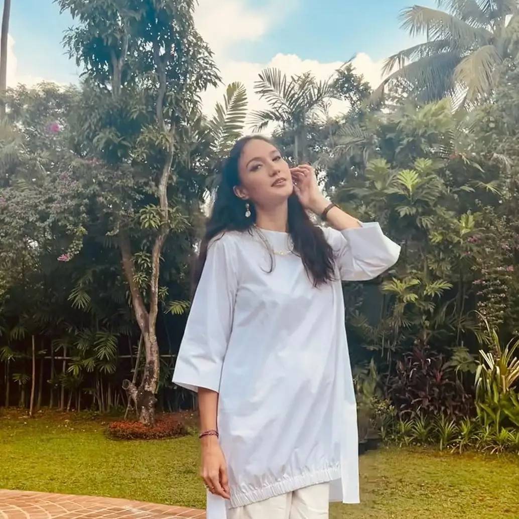 Penampilan Nadine Chandrawinata saat hamil anak kedua curi perhatian, 11 potretnya bikin salfok