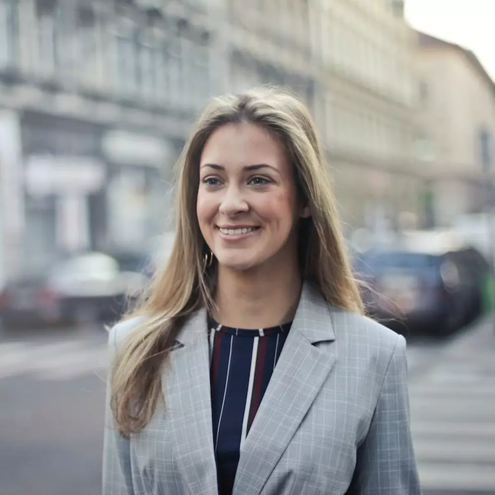 Perbedaan CV dan resume, lengkap dengan penjelasannya