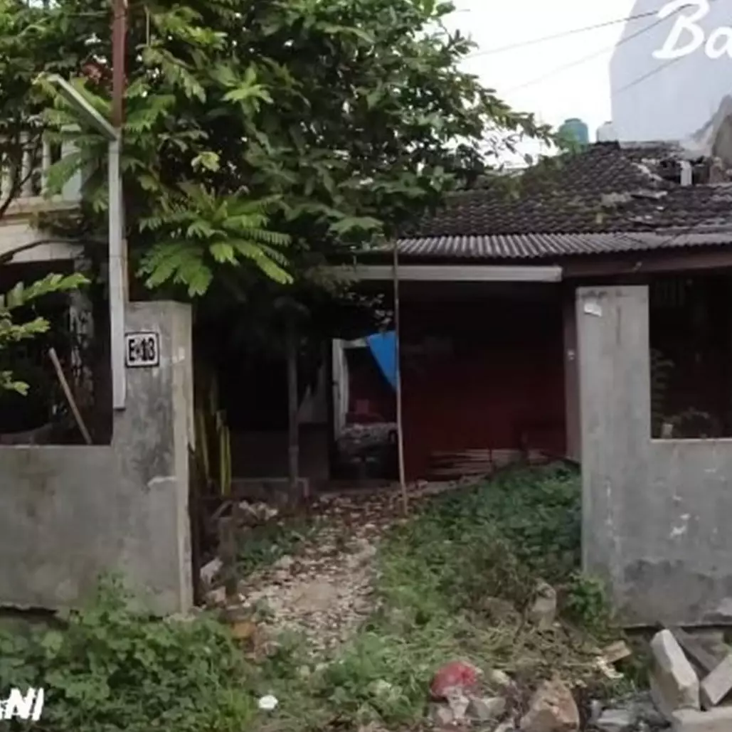 Mantan model cantik ini tinggal di rumah tak layak huni tanpa listrik, 9 potret rumahnya bikin miris