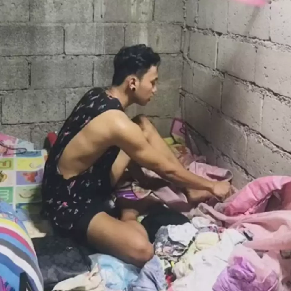 Pria renovasi kamar kumuh pacarnya jadi estetik pakai ranjang tingkat, ini 9 potret transformasinya