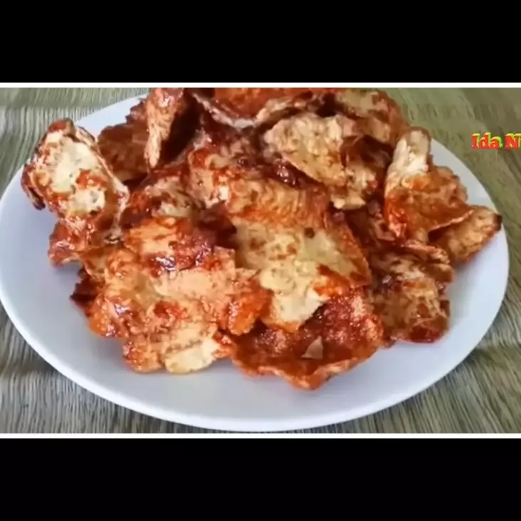 Tak perlu dimasak 2 kali, begini cara goreng emping karamel agar gula meresap sempurna