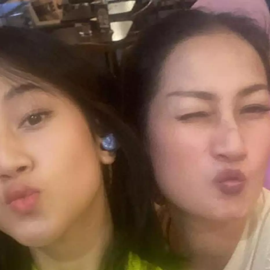 Buntut dari putrinya dicap tak beretika, ibu Keisya Levronka muncul sampaikan permohonan maaf