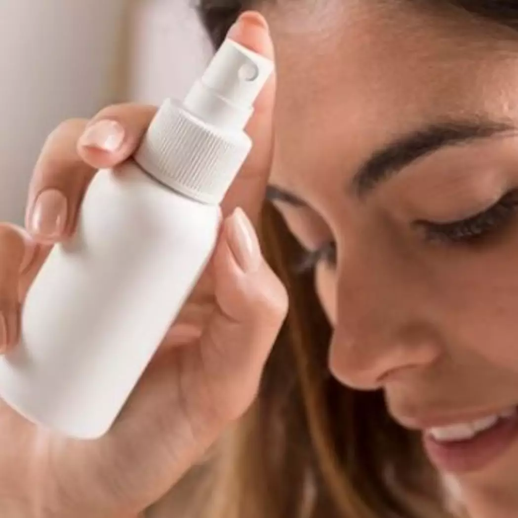 Bebas kerutan dan noda hitam, begini cara membuat spray antiaging dari 1 jenis rempah