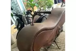 11 Potret kocak modifikasi motor ala sultan ini nyeleneh abis, saking gabutnya kali ya