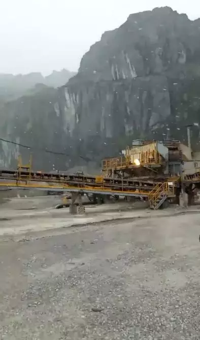 momen langka hujan salju di Papua TikTok