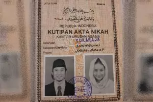 Berawal cinlok, 11 potret kemesraan Cindy Fatikasari & Tengku Firmansyah dulu hingga 25 tahun nikah