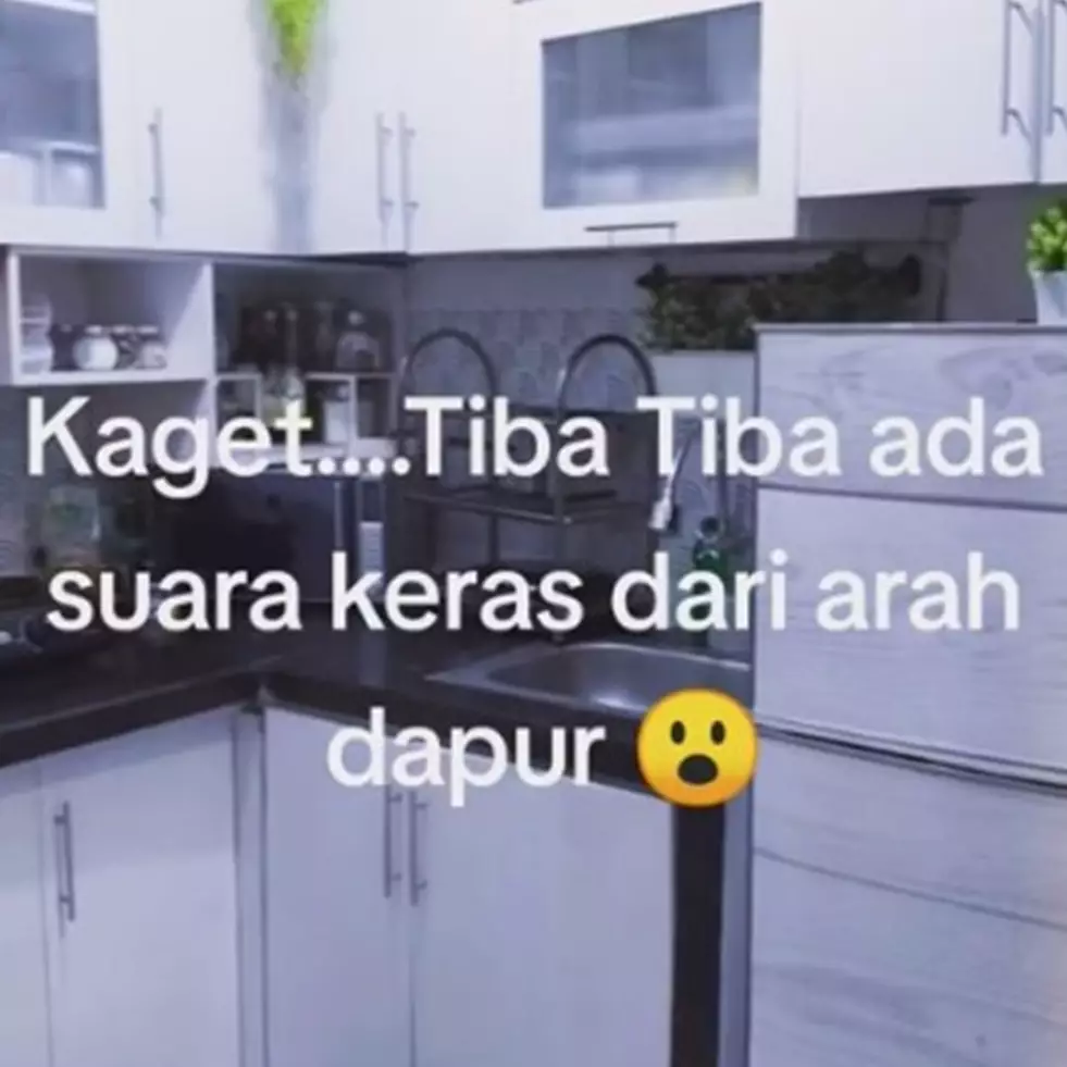 Dapur ambruk dikira gempa, ternyata ambrol akibat dimakan rayap, 9 potretnya bikin nyesek
