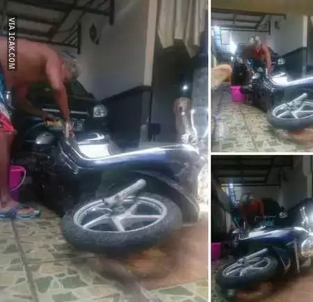 Potret kocak orang nyuci kendaraan Berbagai sumber