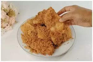 Jangan cuma pakai baking soda, ini trik bikin adonan pisang goreng agar renyah dan keriting