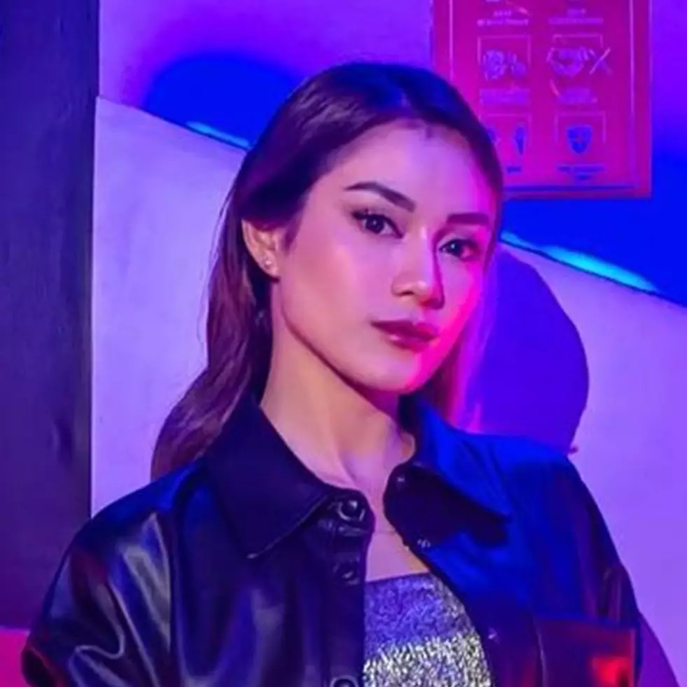 Wajahnya makin glowing, bebas jerawat, dan kusam, intip trik jaga kecantikan kulit ala Dara The Virgin