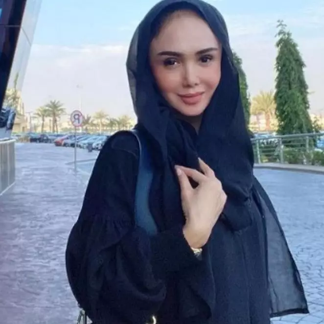 Rumah 8 seleb 90-an ini dilengkapi musala pribadi, punya Adrian Maulana berkonsep semi outdoor