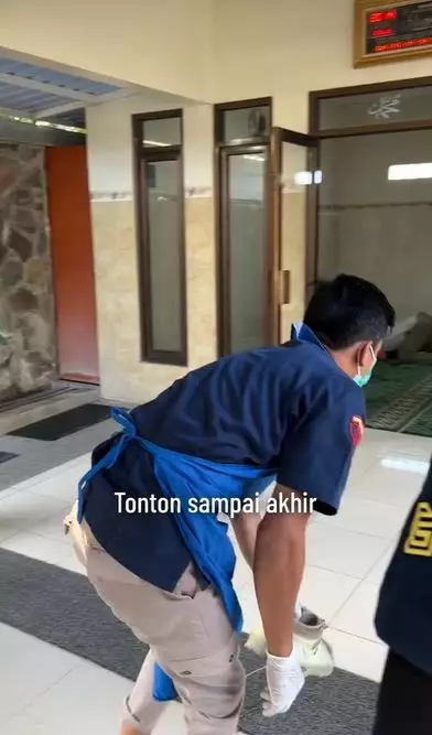 Momen pria terlalu lama sujud TikTok