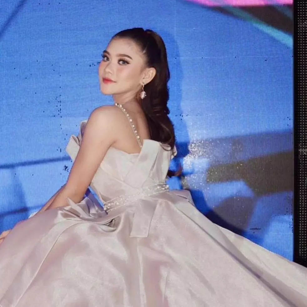 Dulu berlantai tanah kini modern minimalis, ini 11 transformasi rumah Sridevi juara D'Academy