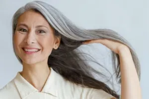 Bukan pakai jintan dan kopi, ini trik cegah uban tumbuh kembali pakai masker dari 1 jenis umbi-umbian