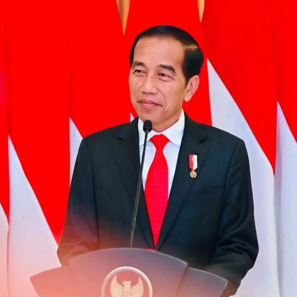 Jokowi beri gelar kehormatan 18 tokoh, ada Iriana hingga Presiden FIFA