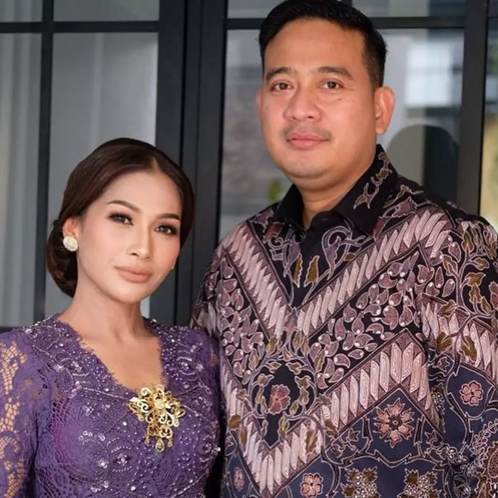 Dituding jadi pelakor usai menikah dengan mantan polisi, Tata Janeeta akhirnya ungkap faktanya