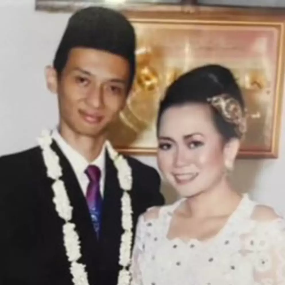 Wajah medok pas akad, pasutri makeup ulang buat foto usai 11 tahun menikah, bedanya bak bumi langit