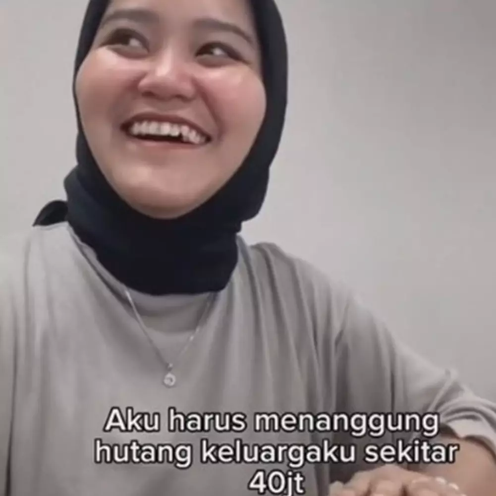 Jadi sandwich generation usai lulus kuliah, begini cara wanita ini lunasi utang keluarga Rp 40 juta