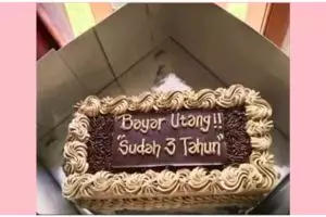 Nggak jadi spesial, 11 potret kocak tulisan di kue ulang tahun ini malah bikin kesal
