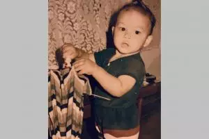 Bocah ini gedenya jadi artis yang pernah pacari putri kerajaan Brunei, kini masih melajang di usia 54