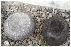 Cara simpel membedakan cobek batu asli dan palsu cuma pakai 1 bahan makanan