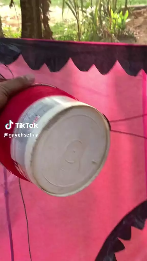 Layangan mirip pakaian dalam © TikTok Layangan mirip pakaian dalam © TikTok
