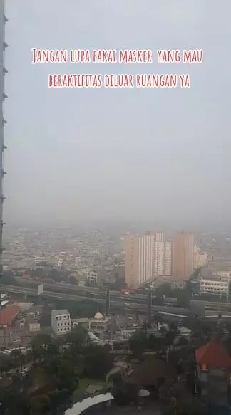 langit kelam jakarta  © TikTok