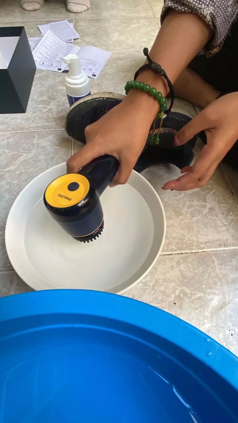 Philips Electric Sneaker Brush © Brilio.net