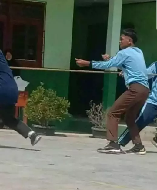 Potret lucu kerja sama temen © berbagai sumber