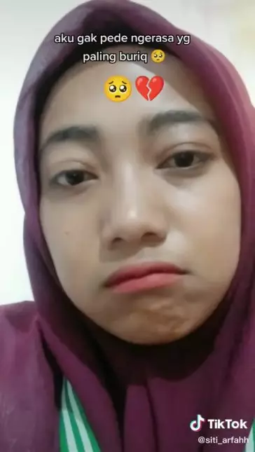 nggak makeup wisuda © TikTok nggak makeup wisuda © TikTok