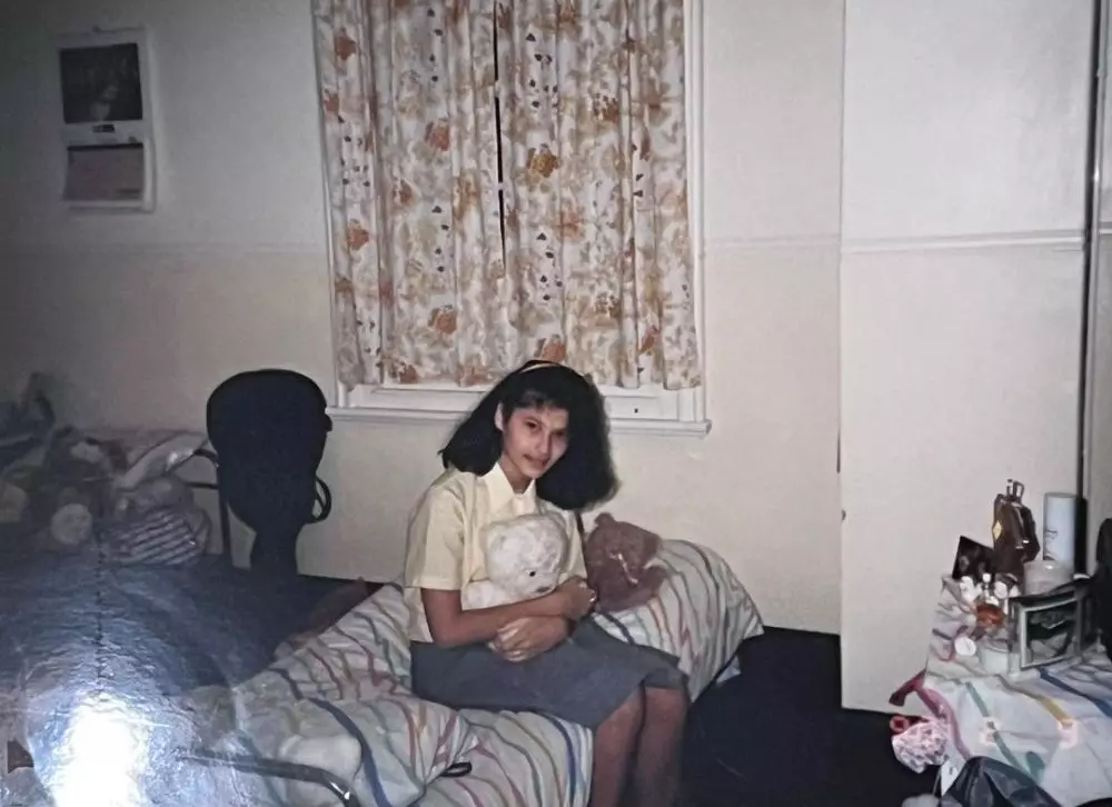 bocah berparas bule dulu aktris top kini buka warteg © berbagai sumber