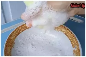 Cuma pakai 2 bahan, begini trik memperbanyak sabun cuci piring 9 kali lipat