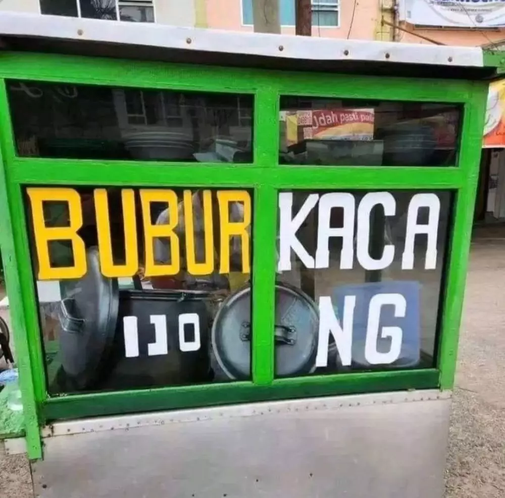 Geregetan pengin benerin tulisan di warung  Berbagai sumber