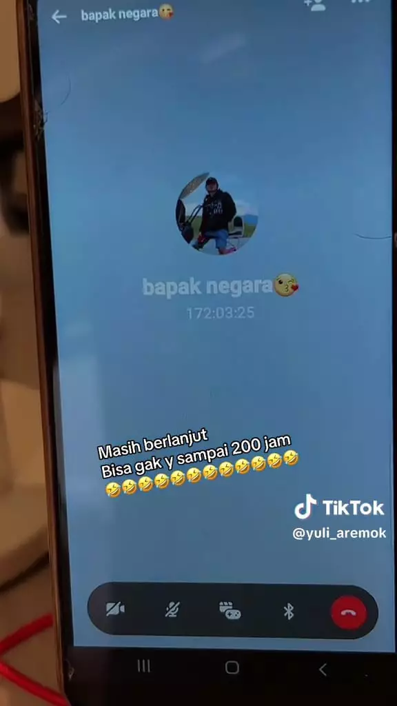 Pasangan teleponan ratusan jam © TikTok