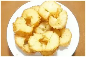 Tak perlu direbus dulu, ini trik menggoreng singkong keju agar lebih merekah, empuk, dan bumbu meresap