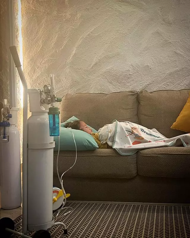 Zaskia Mecca anaknya kena efek polusi © Instagram Zaskia Mecca anaknya kena efek polusi © Instagram