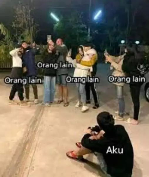 Potret kocak jomblo foto di antara orang pacaran Berbagai sumber
