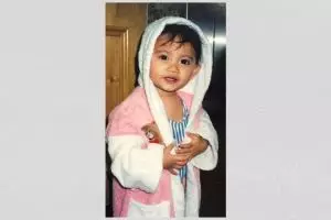 Pernah jualan jamu hingga jajal jadi MUA, bocah imut ini kini sukses jadi selebgram top