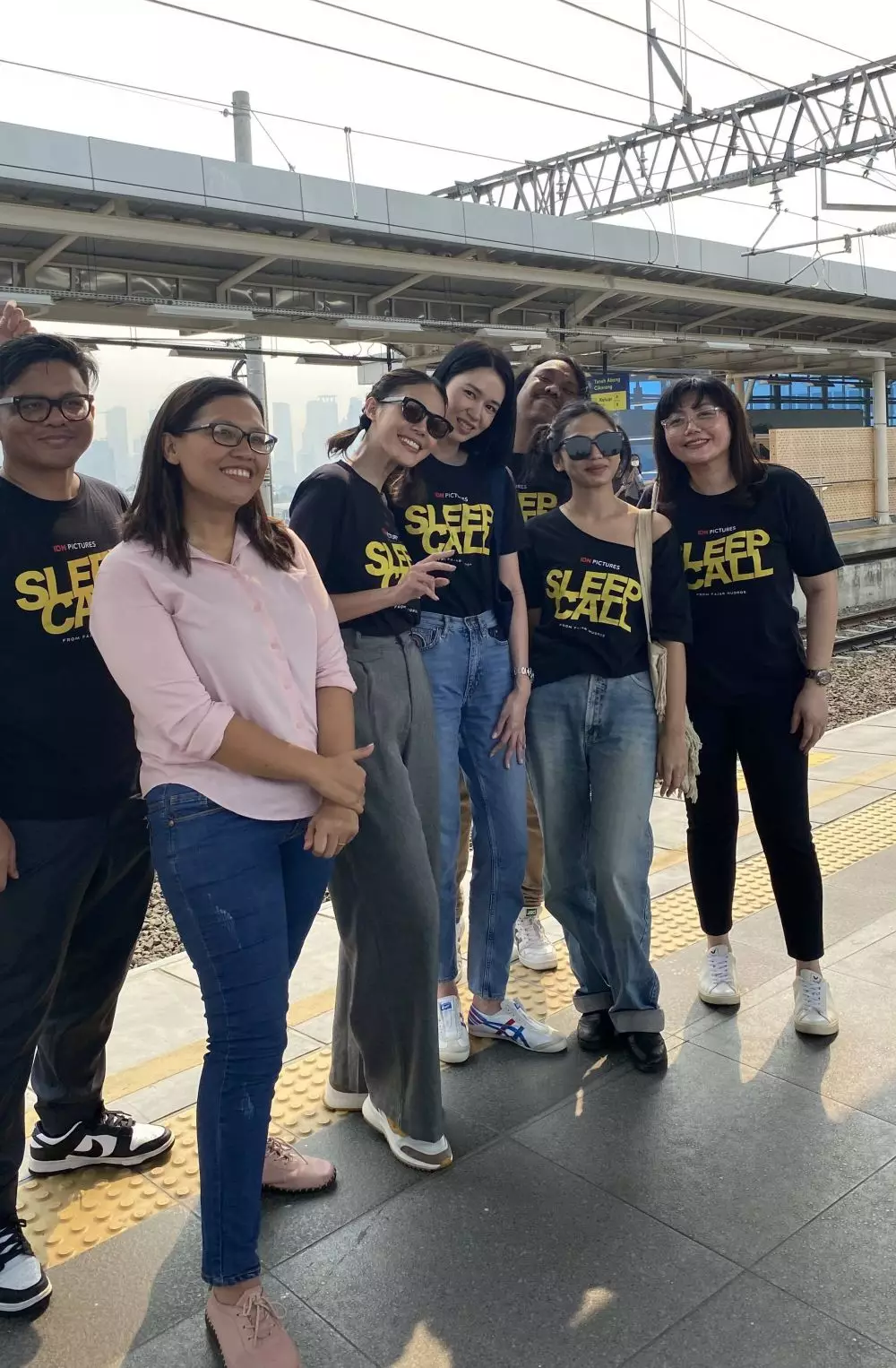 pemain sleep call jajal naik KRL © berbagai sumber pemain sleep call jajal naik KRL © berbagai sumber