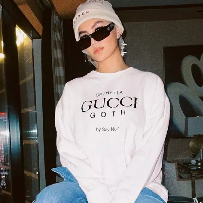 7 Momen Agnez Mo bikin KTP di kantor kelurahan, outfitnya malah bikin salah fokus