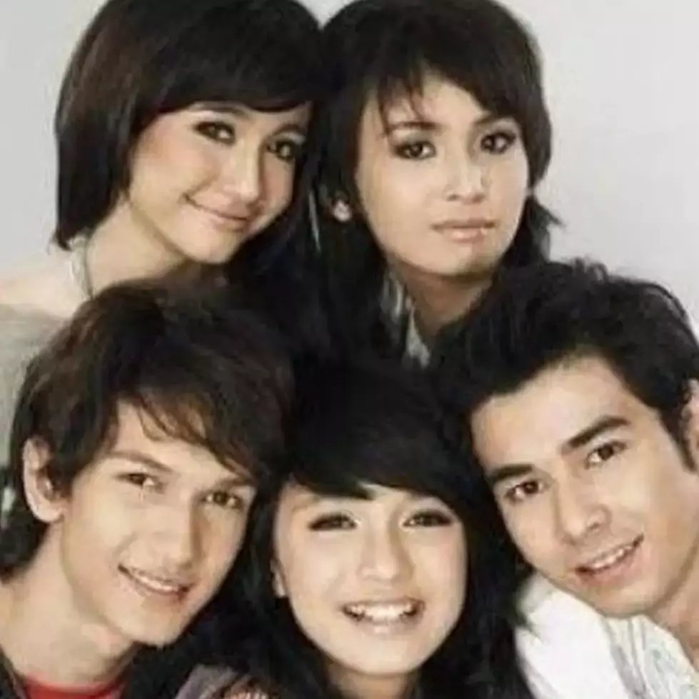 11 Momen Bukan Bintang Biasa manggung di Synchronize, penampilannya auto bikin nostalgia