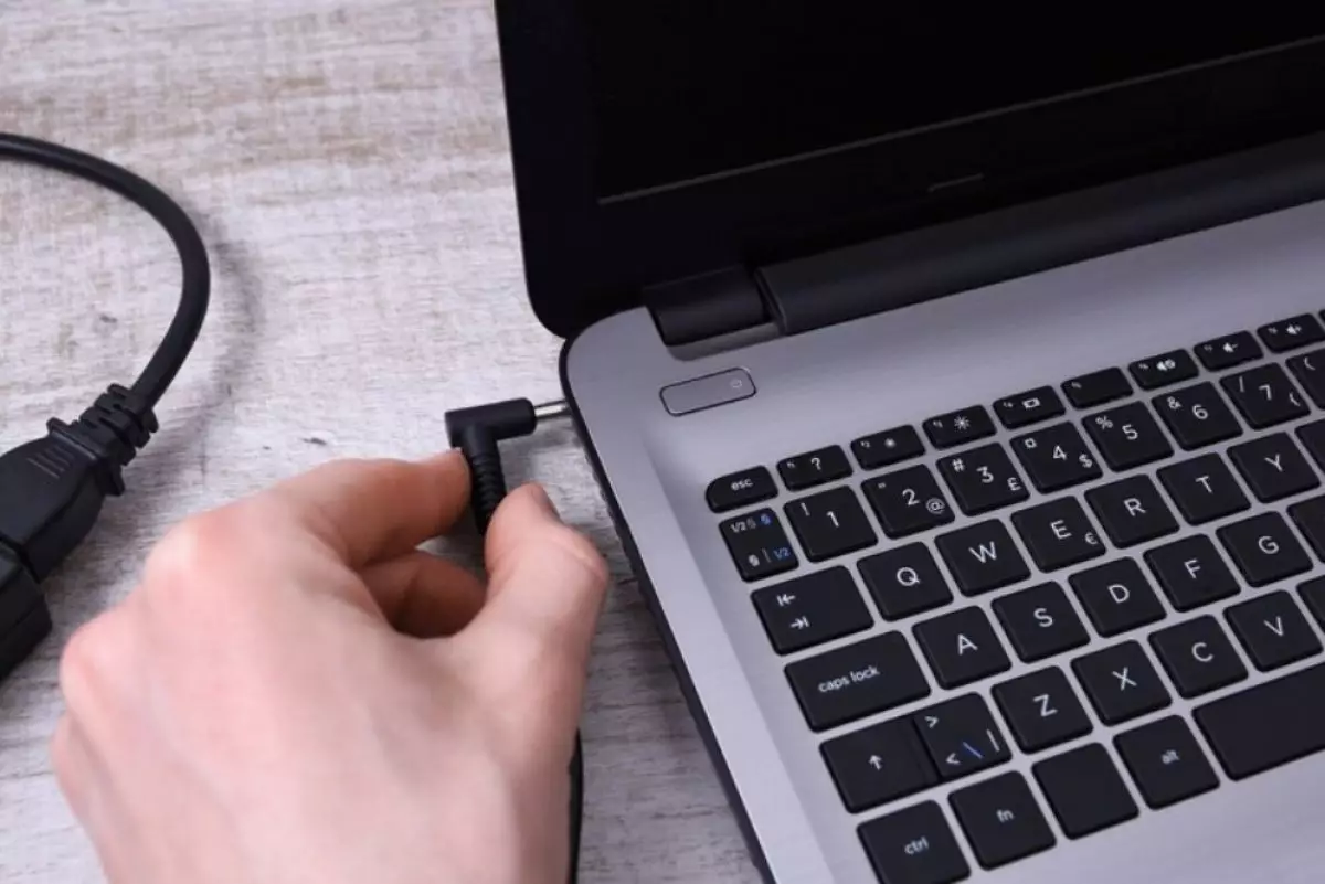 Begini cara mengatur menu tampilan yang akan meningkatkan daya tahan baterai laptop