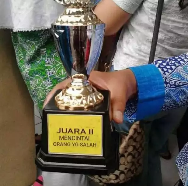 Potret kocak juara lomba Berbagai sumber Potret kocak juara lomba Berbagai sumber