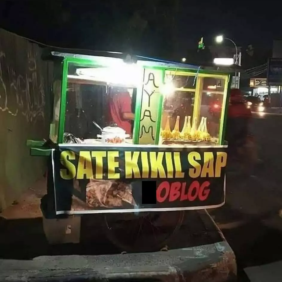 Potret kocak tulisan di gerobak pedagang Berbagai sumber Potret kocak tulisan di gerobak pedagang Berbagai sumber